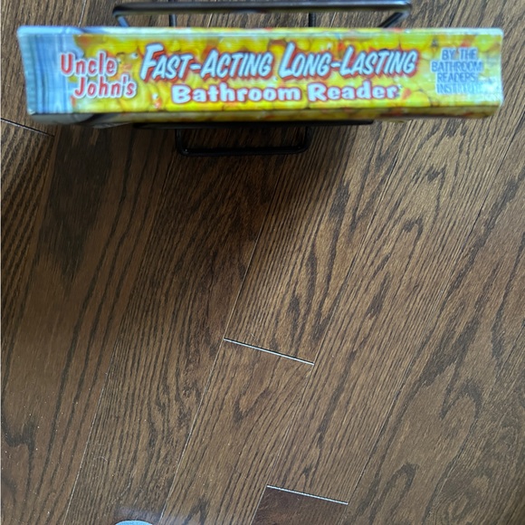 4 books for $16 - UNCLE JOHN'S FAST-ACTING LONG-LASTING BATHROOM  READER - Picture 2 of 6